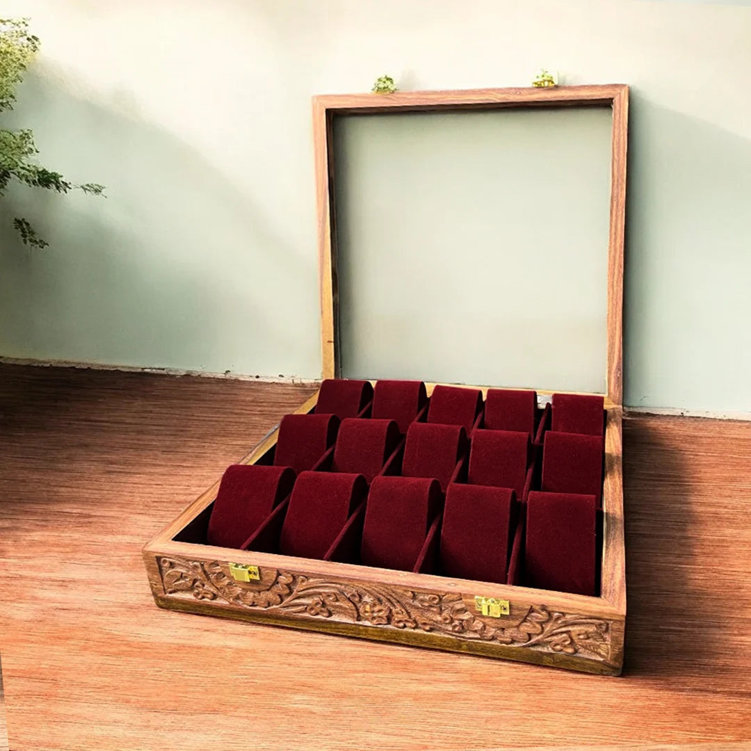 15 Watches – Carving – Glass Top – Hard Pillows