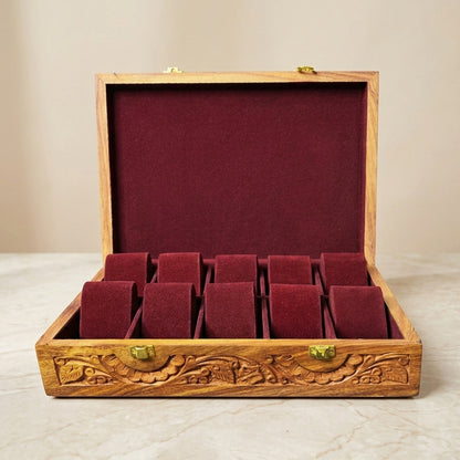 10 Watches – Carving – Wood Top – Hard Pillows