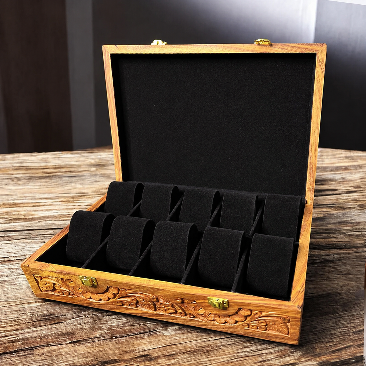 10 Watches – Carving – Wood Top – Hard Pillows Black