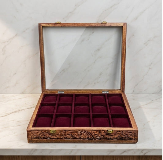 15 Watches – Carving – Glass Top