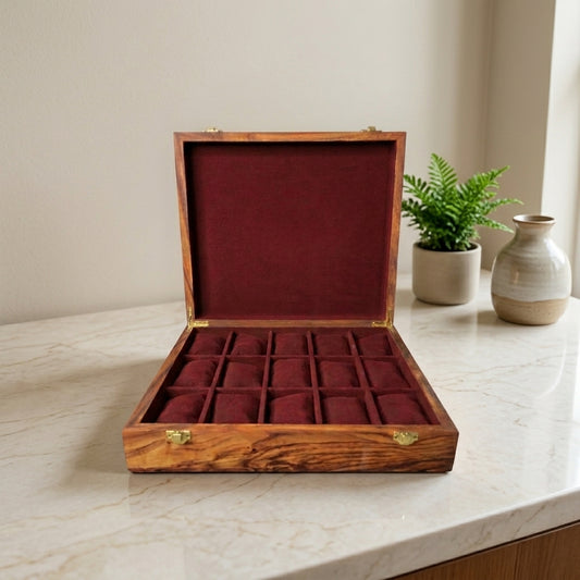 15 Watches – Golden Hinge – Wood Top