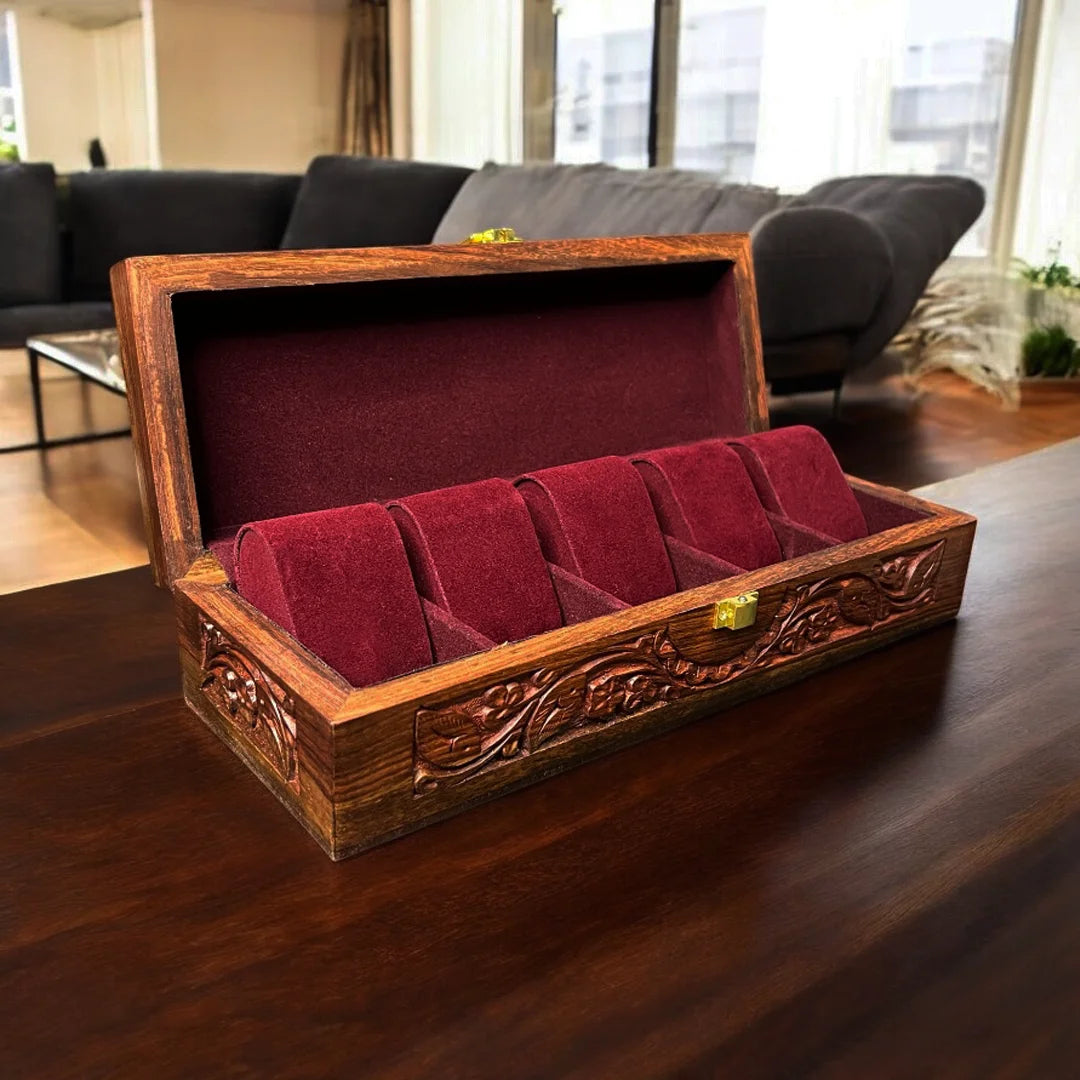 5 Watches – Carving – Wood Top – Hard Pillows