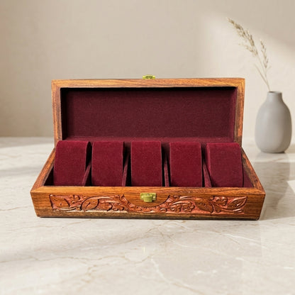 5 Watches – Carving – Wood Top – Hard Pillows