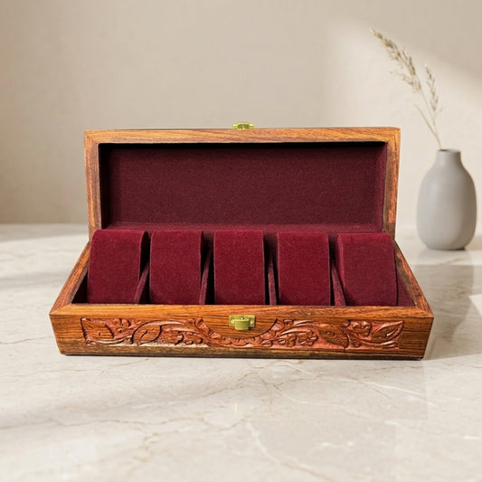 5 Watches – Carving – Wood Top – Hard Pillows