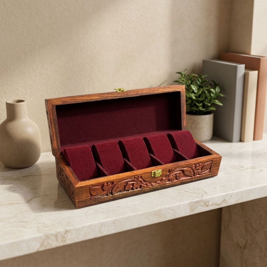 5 Watches – Carving – Wood Top – Hard Pillows
