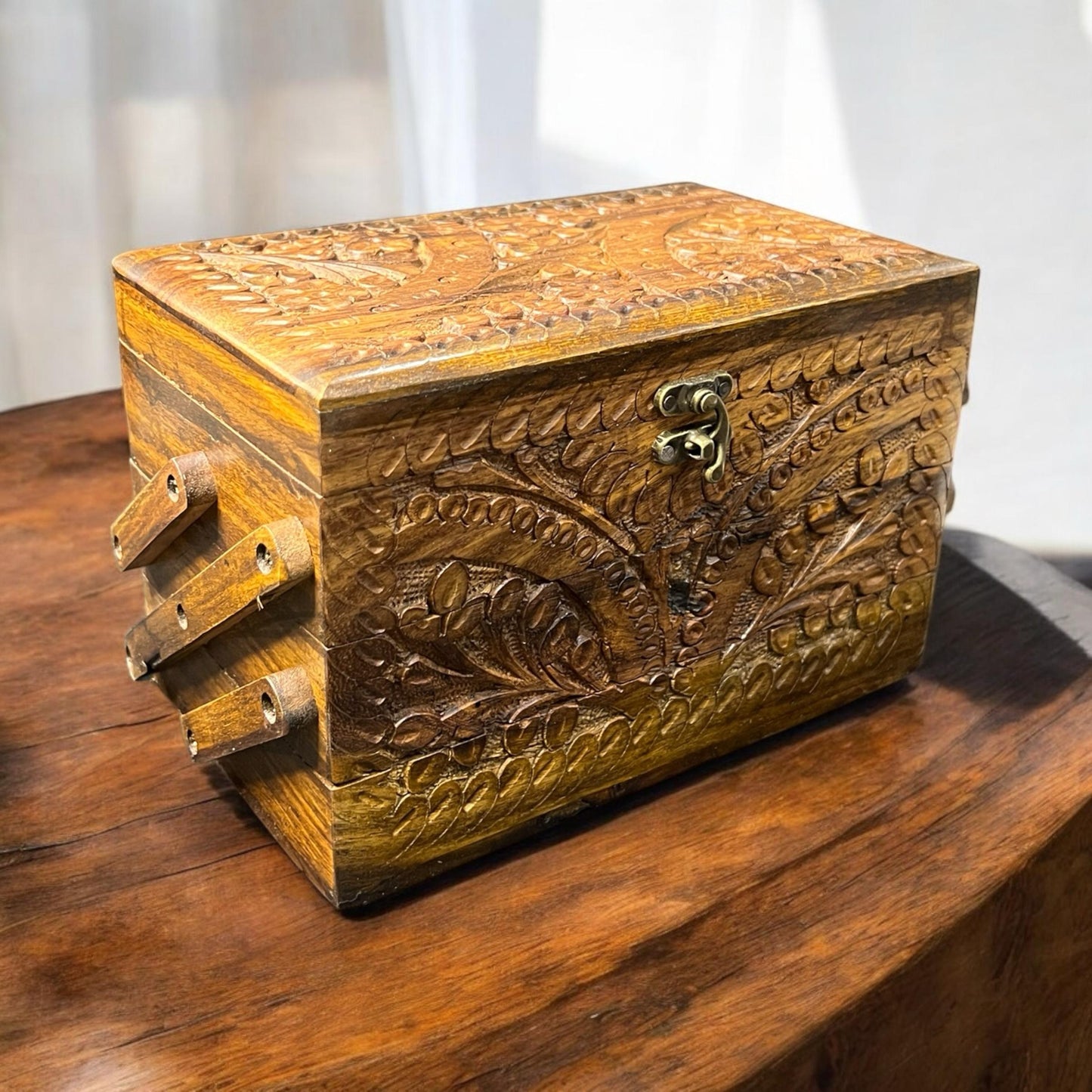 Trifold Jewelry Box – Carving