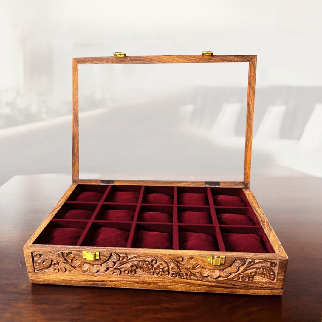 15 Watches – Carving – Glass Top