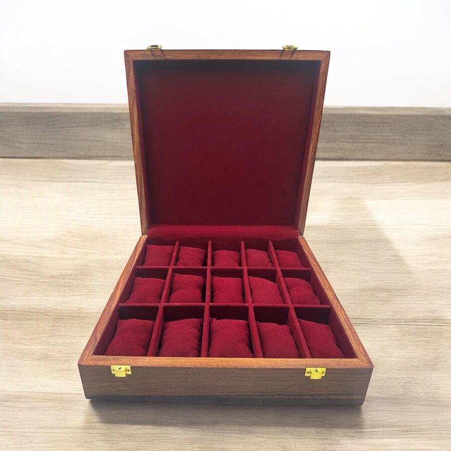 15 Watches – Plain – Wood Top